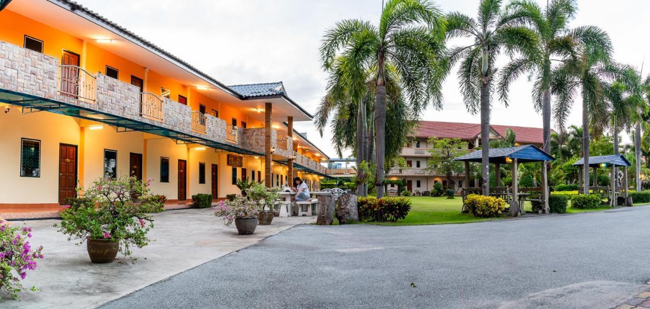 Pn Gold Resort 방샌 외부 사진
